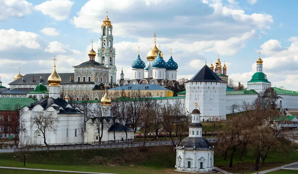 Для пожертвований в Свято-Троицкой Сергиевой Лавре стали доступны цифровые сервисы