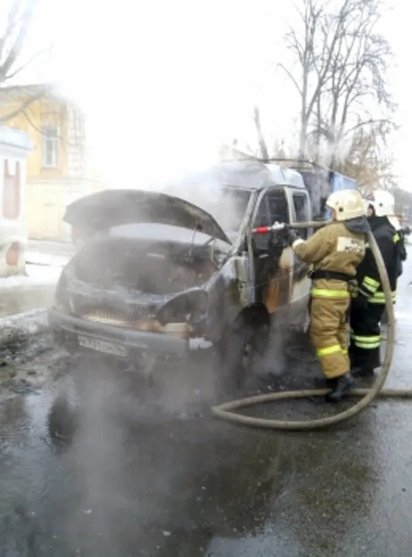 В центре Ярославля загорелся грузовик