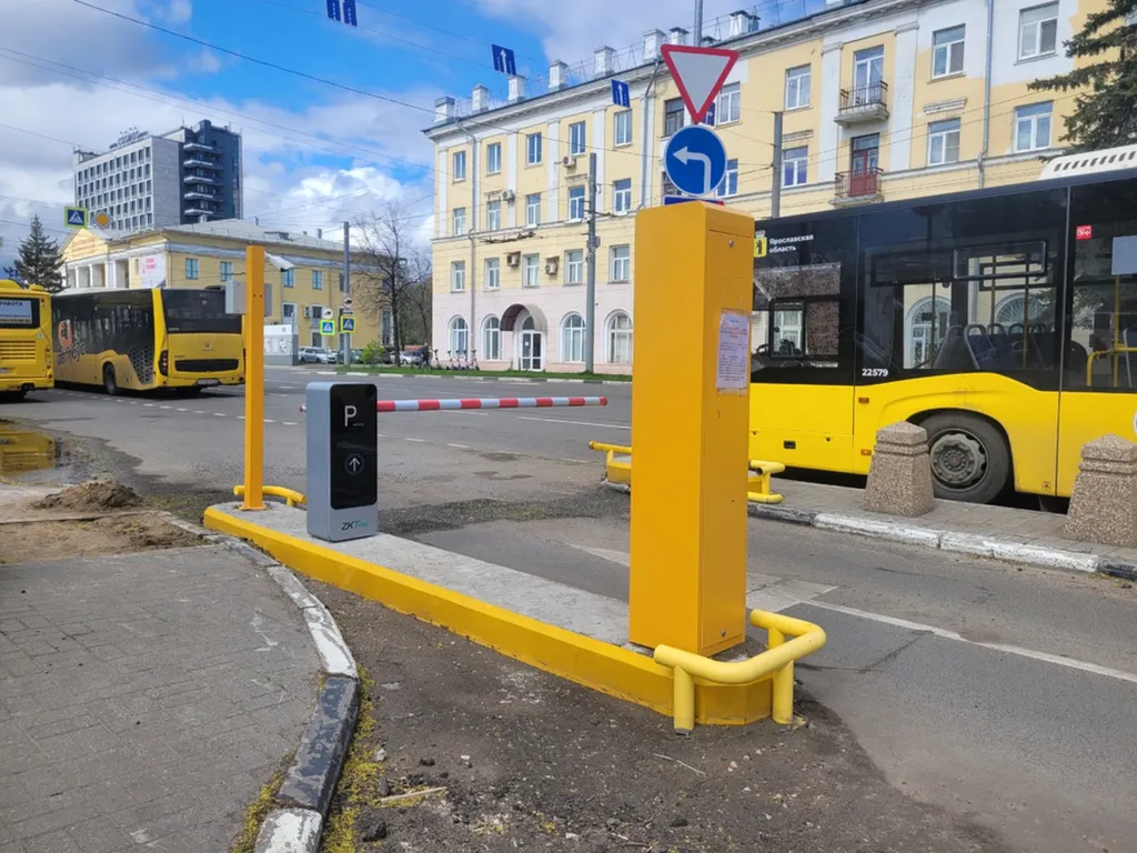 Платная парковка на Ярославле-Главном заработала без аншлага