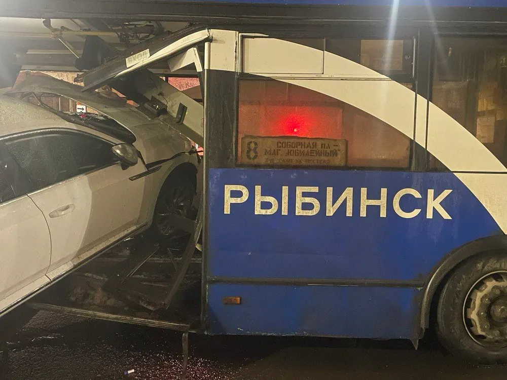 Прокуратура проверит обстоятельства тарана автобуса в Рыбинске