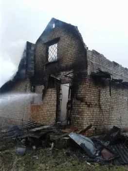 Под Ярославлем женщина получила ожоги, пытаясь потушить свою дачу