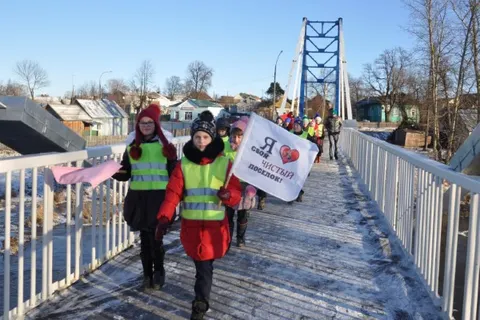 В поселке Борисоглебском Ярославской области открыт пешеходный мост