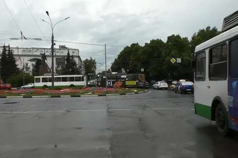 Транспортный коллапс: два ДТП парализовали движение в центре Ярославля – видео