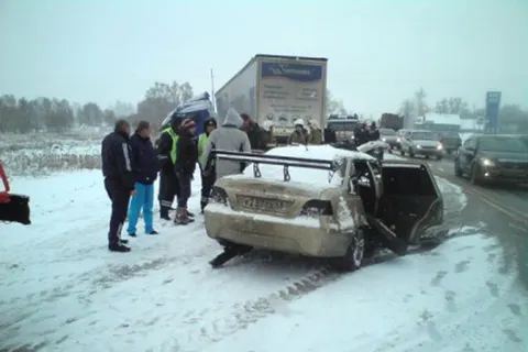 В Гаврилов-Ямском районе «Дэу-Нексия» въехала под фуру