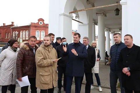 Владимир Волков открыл обновленный сквер у Гостиного двора в Ярославле