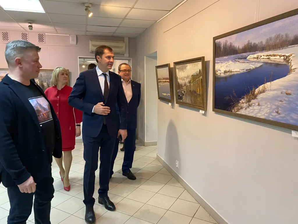 В Ярославле начала работу выставка живописи «Люблю свой город»