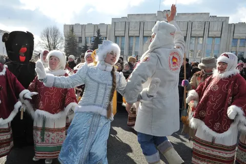 В Ярославле начали праздновать широкую Масленицу. Фоторепортаж