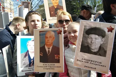 Молодежный совет ТГК-2 поздравил ветеранов войны и тыла
