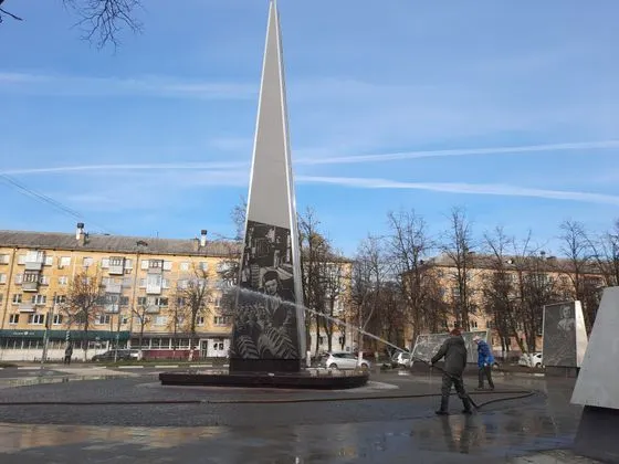 На открытие стелы трудовой доблести в Ярославле ждут помощника президента
