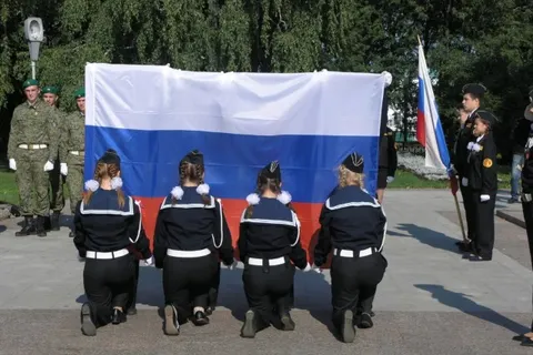 В Ярославле открылся «осенний» караул у «Вечного огня»