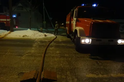 Два часа понадобилось для тушения дома по улице Березова в Ярославле