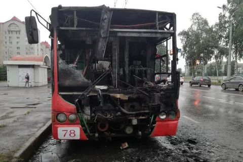 В центре Рыбинска горел троллейбус