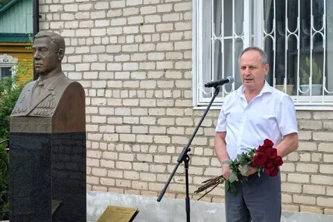 Почетному гражданину Любимского района открыли памятник