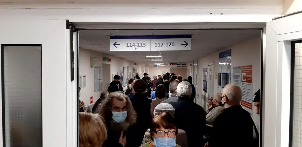 Поликлиники Ярославля и Рыбинска будут работать до 22 часов
