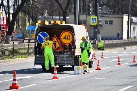 В центре Ярославля начали наносить дорожную разметку