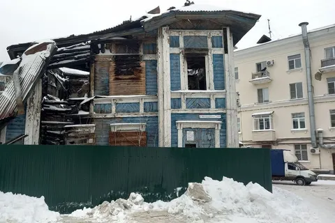 В Ярославле у собственника вновь изымают руины горевшего дома-памятника