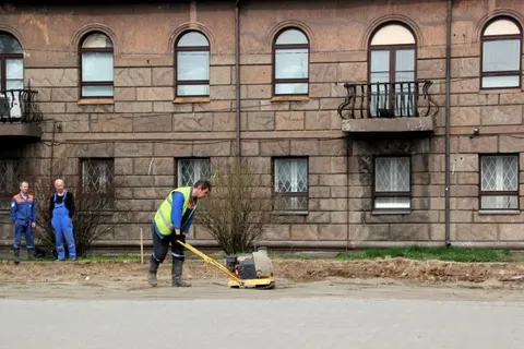 В Ярославле начали приводить в порядок Богоявленскую площадь