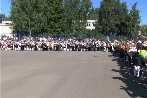 В Ярославле наградили спасших тонущего двухлетнего малыша школьников