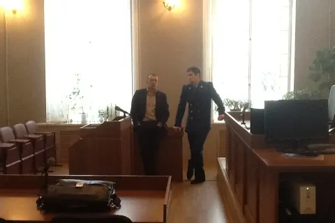 В Ленинском суде Ярославля начался процесс над Максимом Пойкалайненом