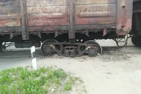 В Ярославле на въезде в Брагино поезд сошел с рельс