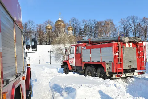 В Ярославле заливают самый длинный каток