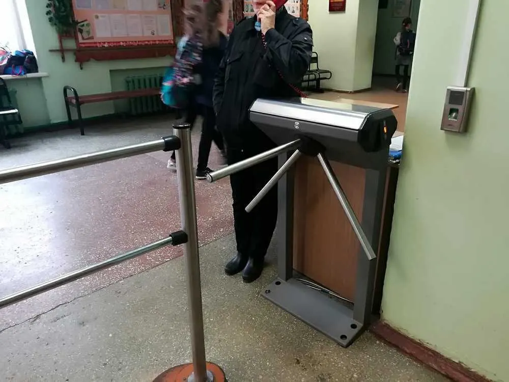 Школа в Рыбинске собирала с родителей деньги за охрану 