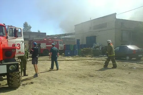 В Ярославле горел склад с пластмассовыми изделиями