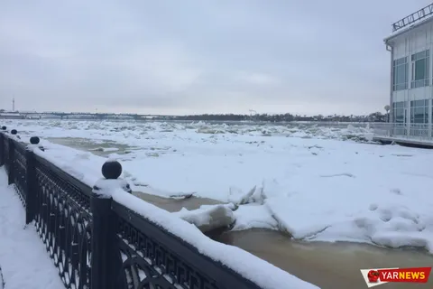 В Ярославле затопило Волжскую Набережную: видео