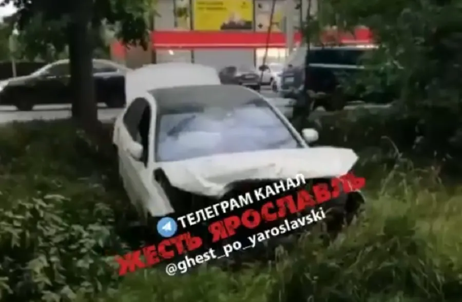 В Ярославле в ДТП пострадал водитель легковушки