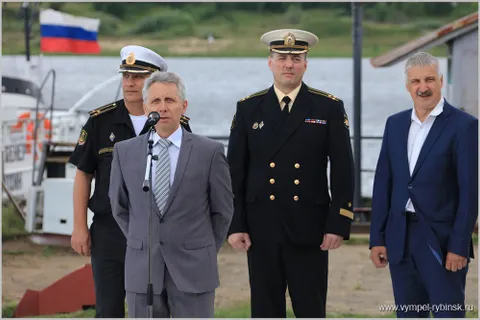В Рыбинске спустили на воду большой гидрографический катер