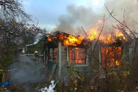 В Рыбинске дотла сгорел дачный дом