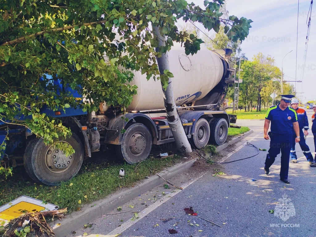 «Яргорэлектротранс» оценивает ущерб от ДТП бетономешалки и пешехода