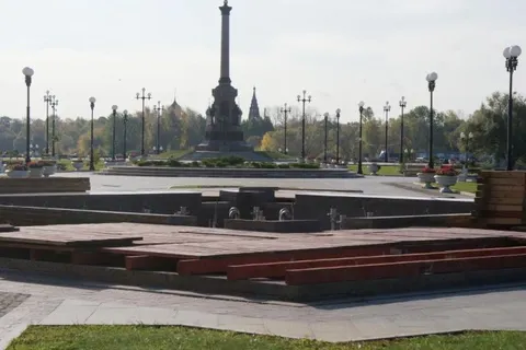 Фонтаны на «Стрелке» в Ярославле готовят к зиме
