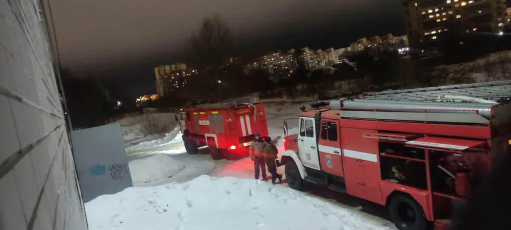 «Взорвался баллон»: ярославец рассказал о пожаре в гаражном кооперативе