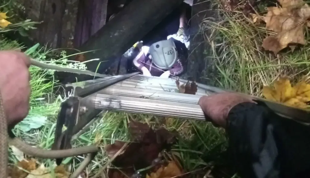 В Ярославской области женщина упала в заброшенный колодец