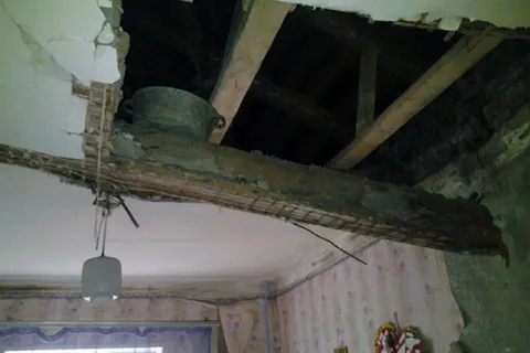 В Ярославле на жильцов одной из квартир обрушился потолок