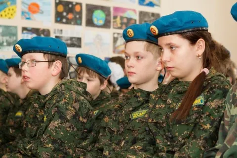 Валентина Терешкова посетила среднюю школу № 32 Ярославля, носящую ее имя