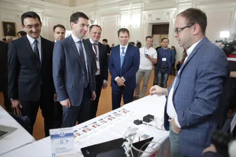 Помощнику Президента РФ Игорю Щеголеву представили проекты ярославских студентов