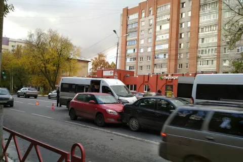 В центре Ярославля произошло ДТП с участием двух маршруток: фото