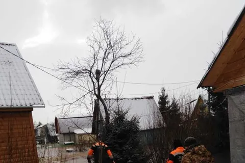 Ярославские спасатели эвакуируют людей из затопленных домов