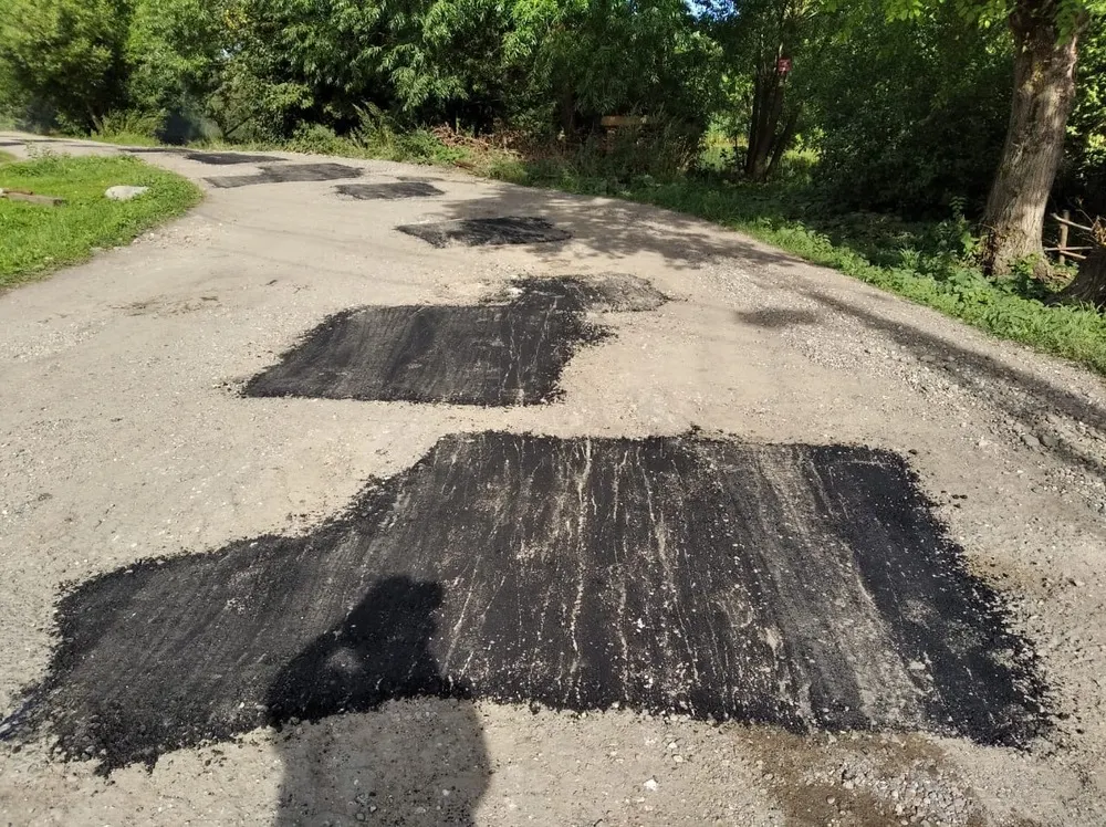 Глава Переславля показал фото ямочного ремонта дорог – жители в шоке