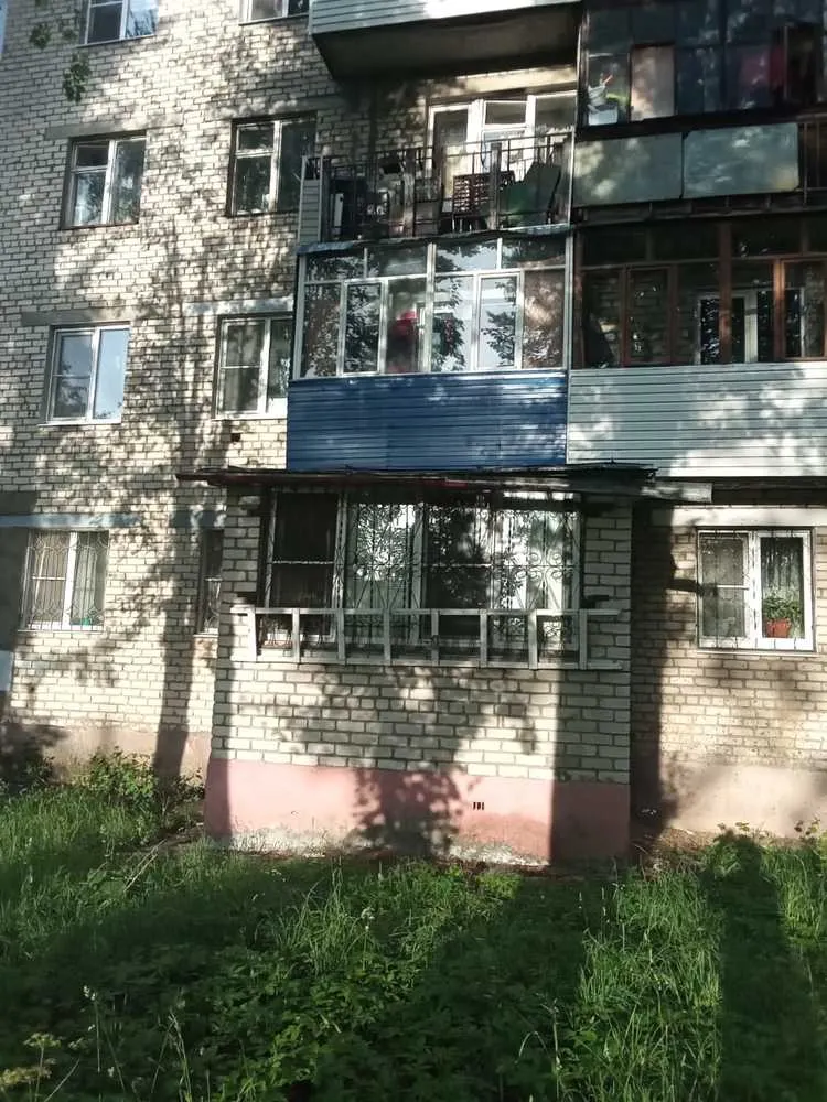 В Переславле мужчина столкнул 13-летнюю девочку со второго этажа