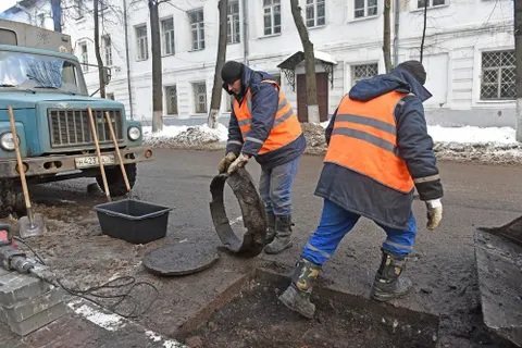 В 2017 году в Ярославле отремонтируют 1195 люков и колодцев
