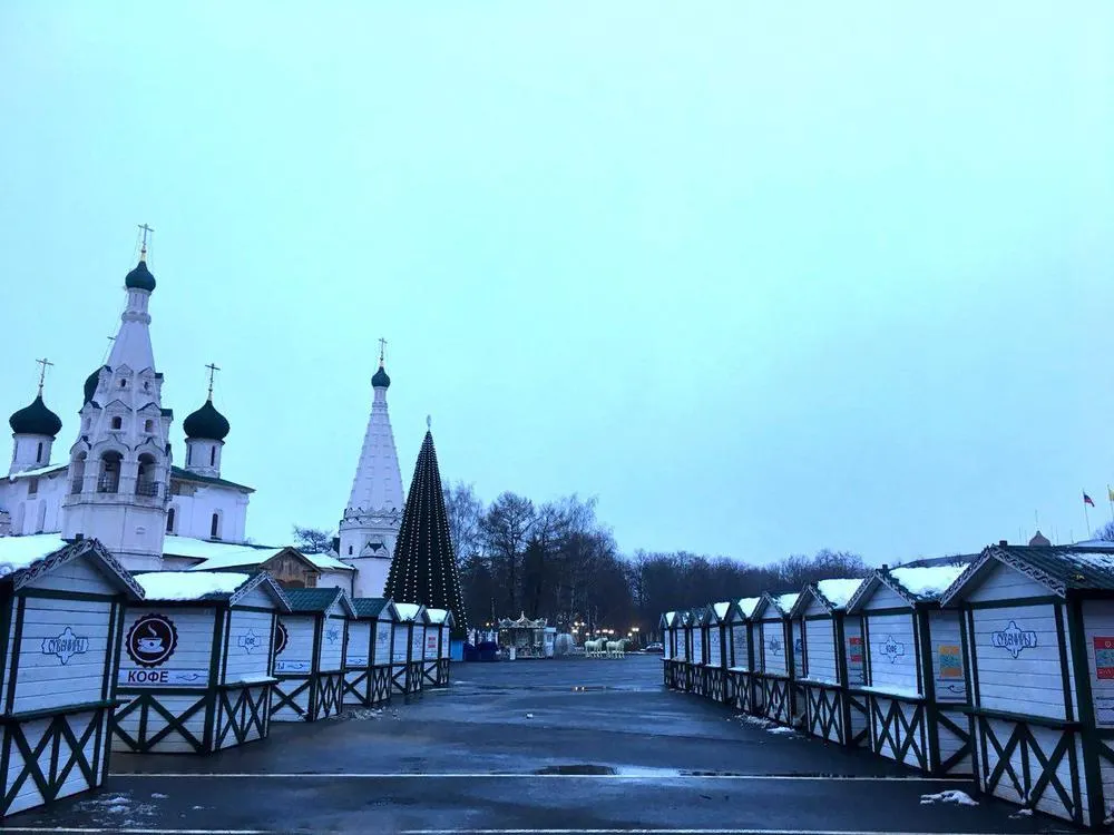 На Советской площади Ярославля продолжается подготовка к празднику