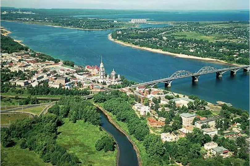 Познер и Ургант приплывут в Рыбинск