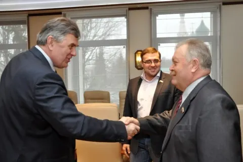 Сергей Ястребов провел встречи с депутатскими фракциями