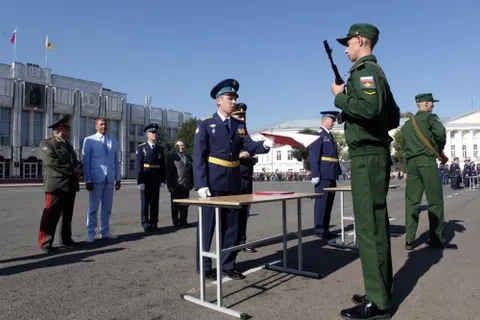 Курсанты Ярославского училища противовоздушной обороны присягнули на верность Родине