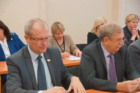 Депутаты Ярославской областной думы обсуждали изменения в закон о дорожном фонде области