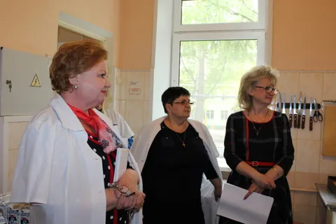 Депутаты муниципалитета Ярославля попробовали еду в детских садах