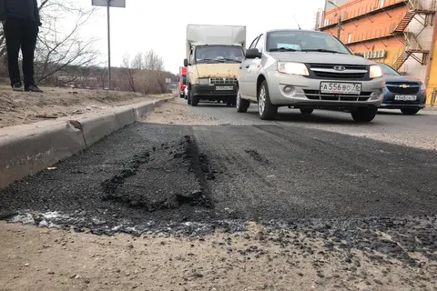 Ярославская «экспериментальная» смесь для ям не выдержала испытания фурой